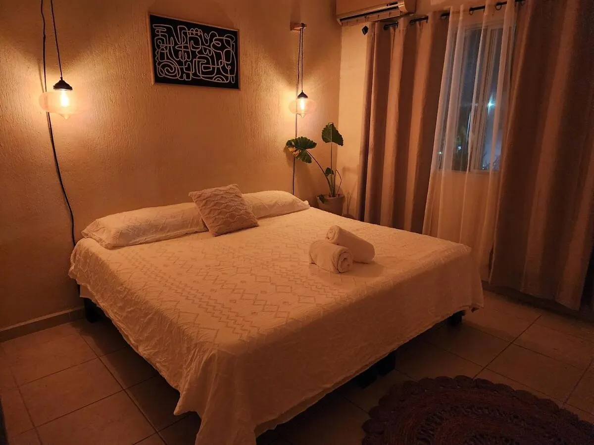 Casa Dharma, Cozy House Well Located In Town Villa Playa del Carmen